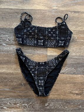 NWOT Triangl Swimsuit Set size Medium
